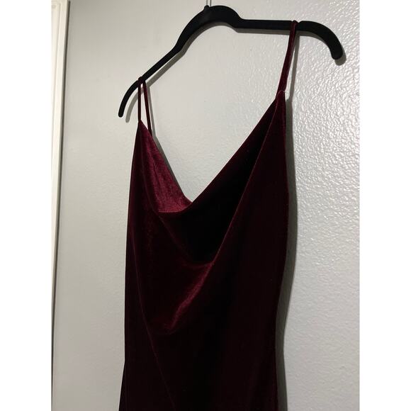 Lulu's Burgundy Velvet Midi Dress - Picture 7 of 13